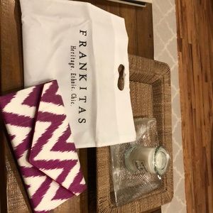 Clutch purse; Frankitas